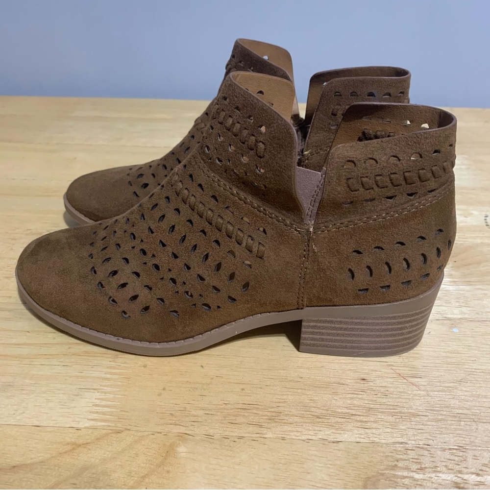City Classified, Ankle Boots, Tan Material, Size US Size 5.5‎